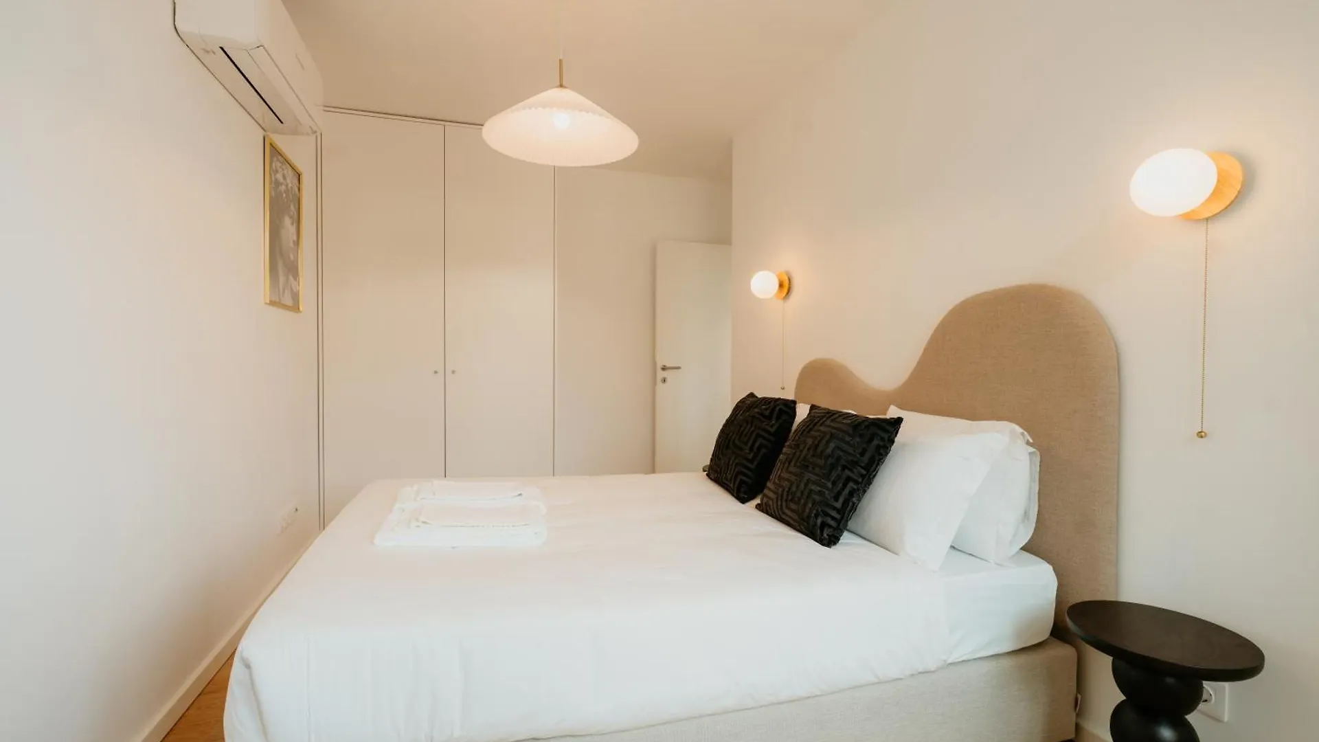 Mary Pink - No 2B - Charming Two-Bedroom Apartment Lisbon 0*,