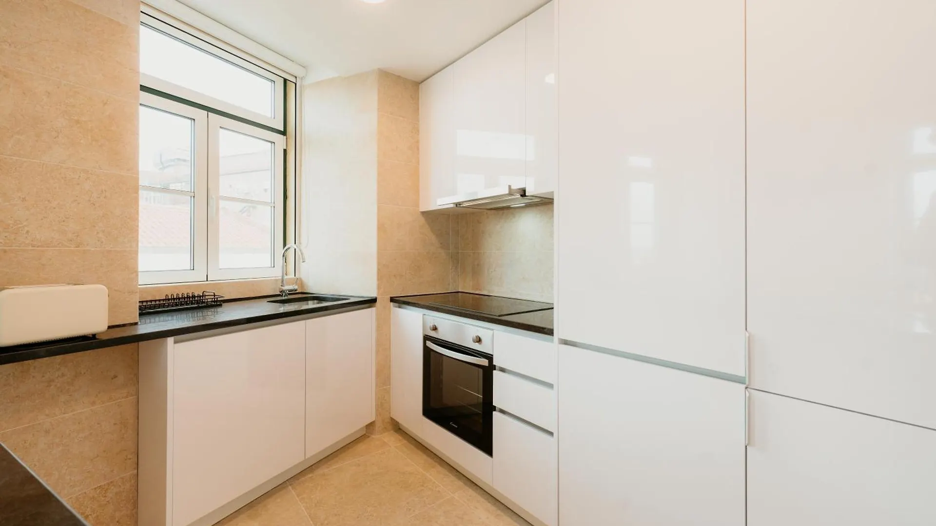 Mary Pink - No 2B - Charming Two-Bedroom Apartment Lisboa Portugal