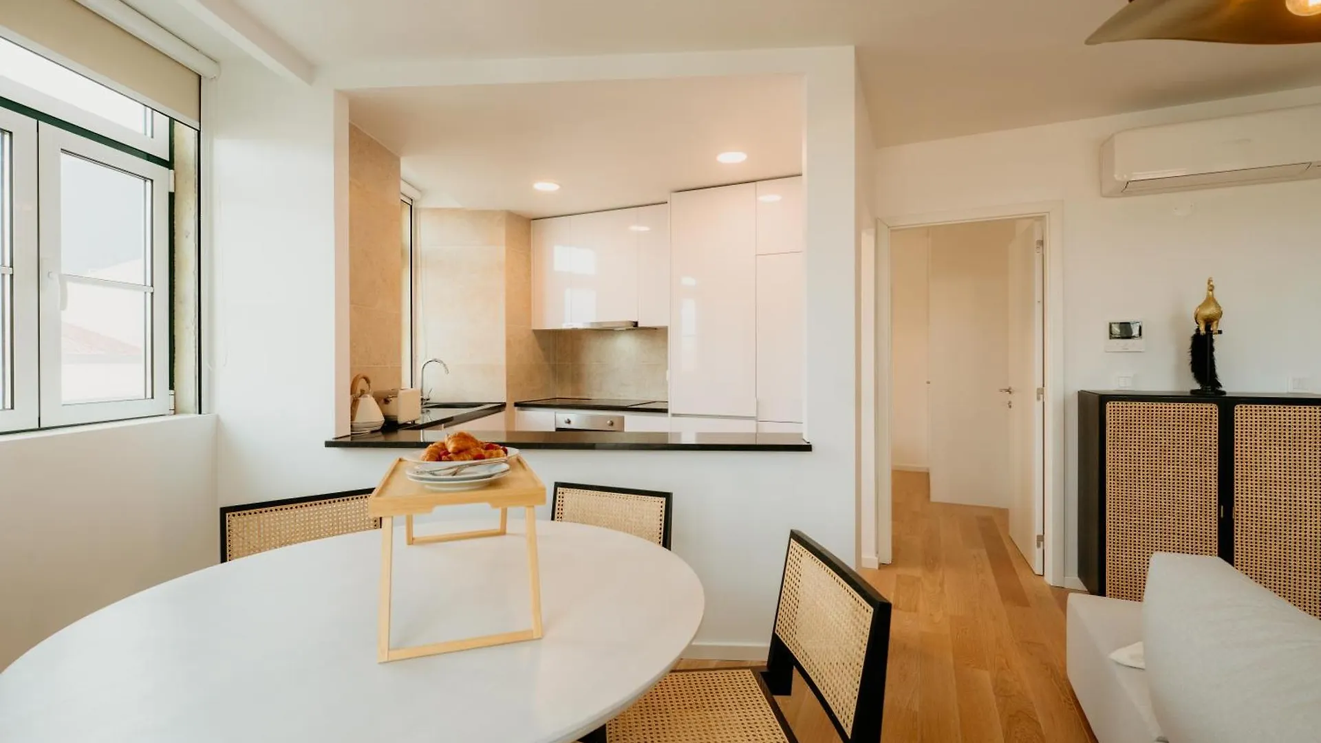 Mary Pink - No 2B - Charming Two-Bedroom Apartment Lisboa 0*,